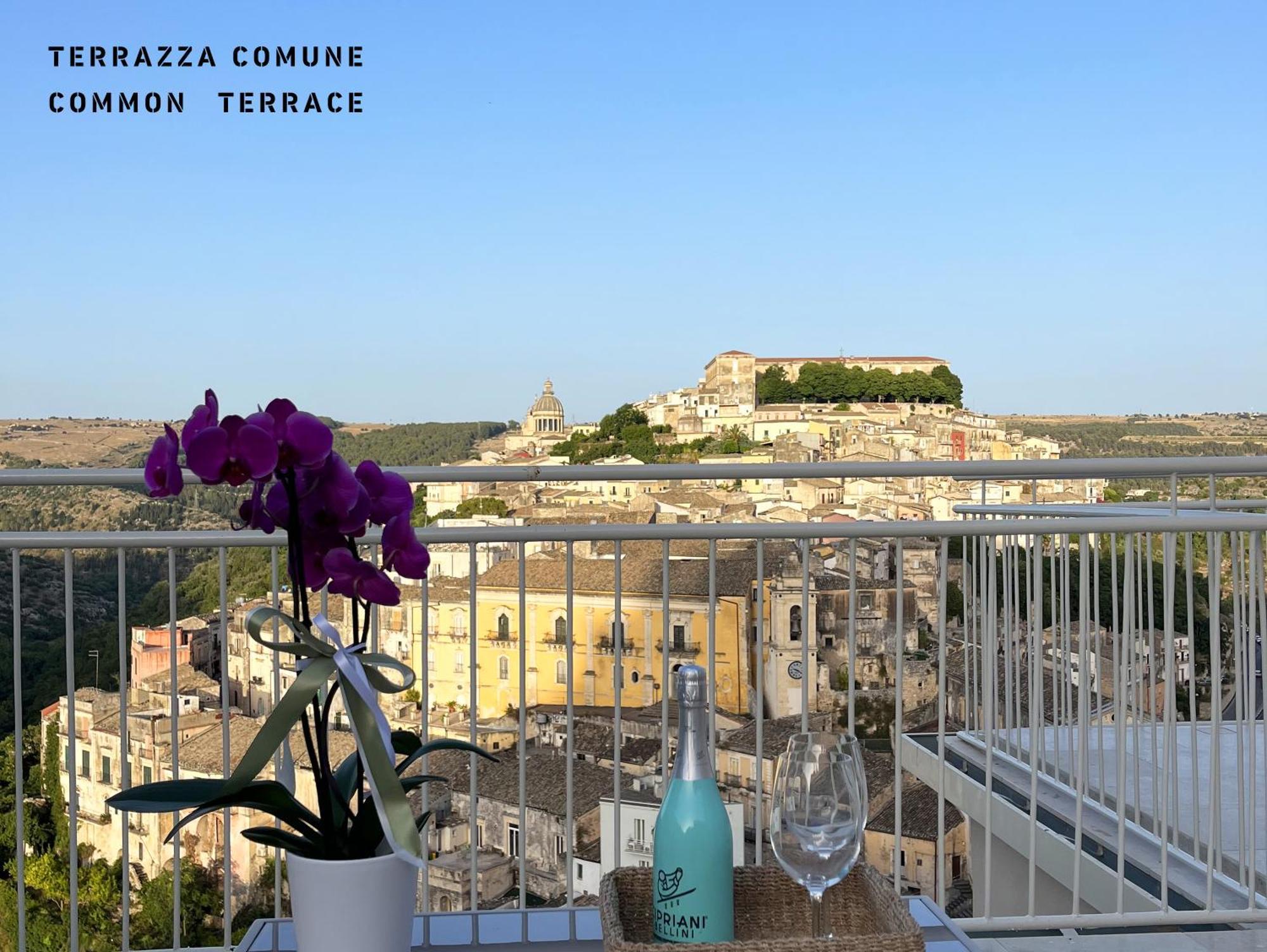 La Casa Di Irene - Suites Con Vista Ragusa Exterior foto
